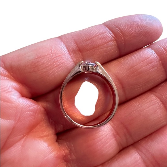 Rose Gold and Zircon Ring - Picture 4 of 5